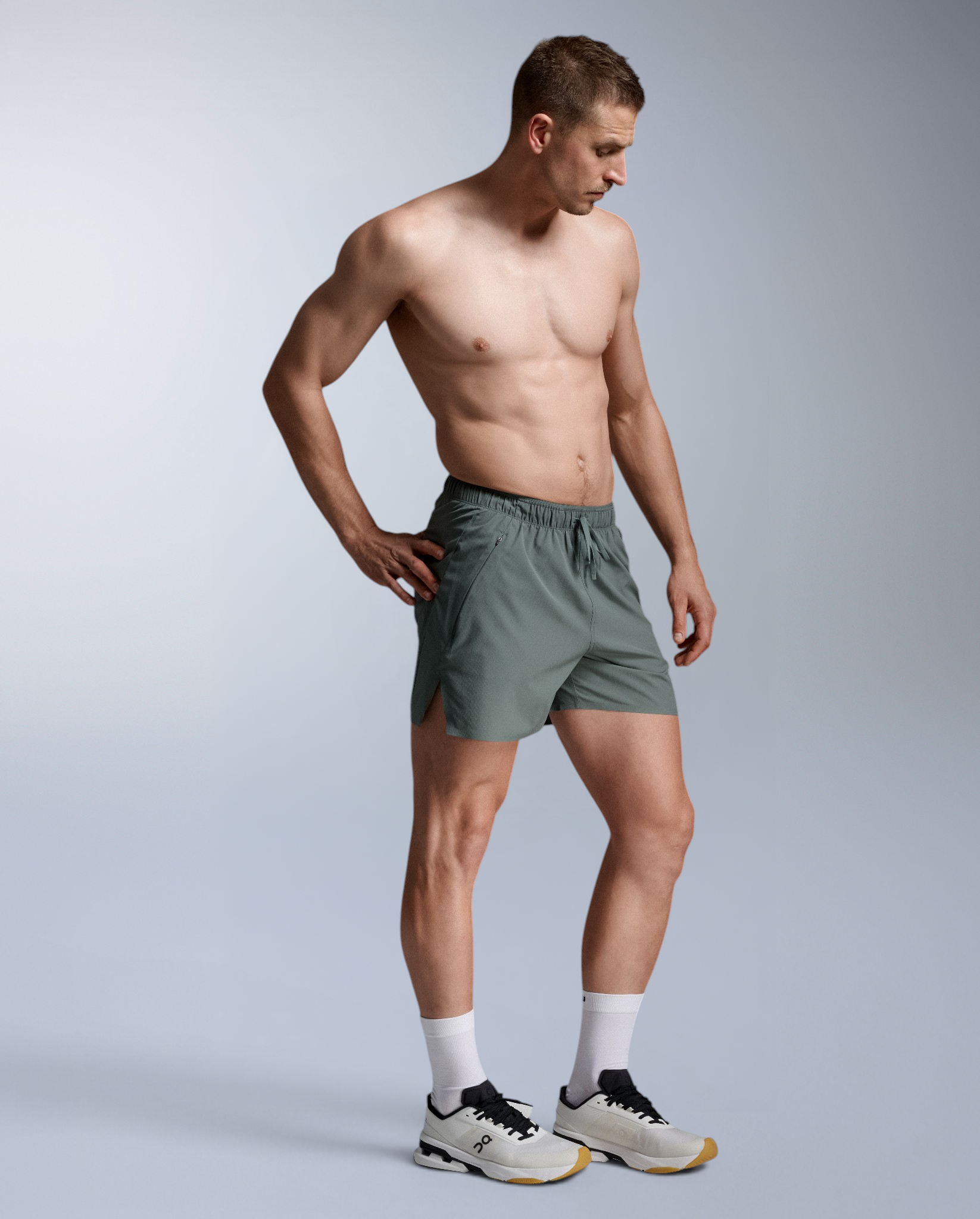 2xu-motion-5-inch-unlined-shorts-trainingsshorts-olive-leaf image 7