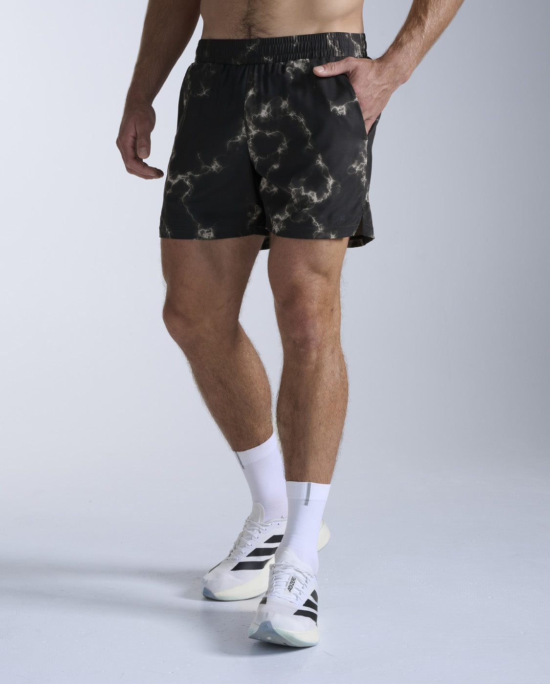 2xu-aero-5-inch-shorts-herren-flint-laufshorts image 2