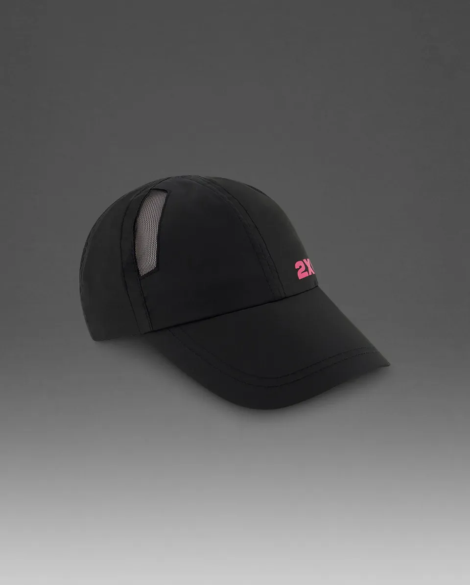 2xu-aero-run-cap-laufkappe-schwarz-fuchsia-unisex image 1