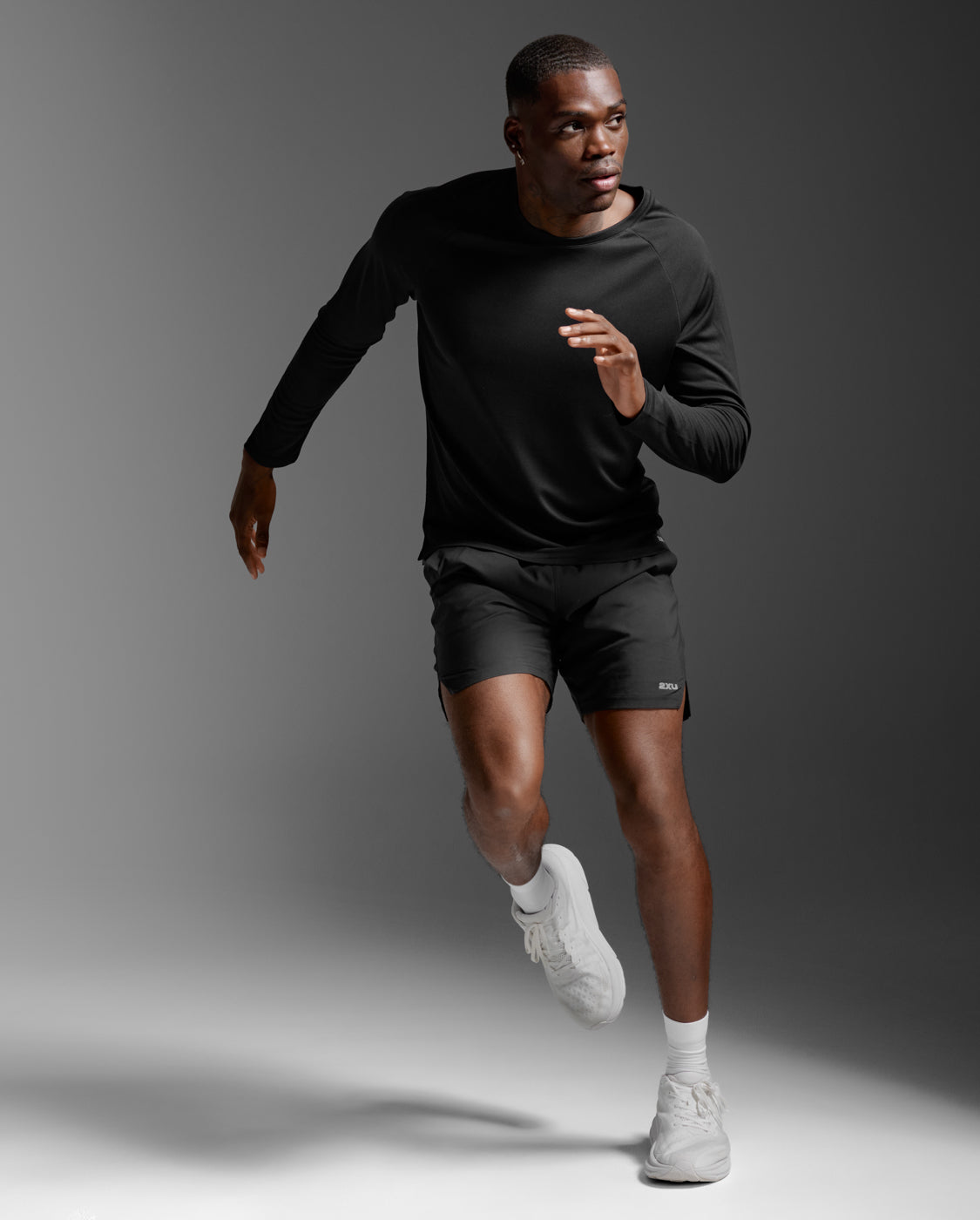 2xu-aero-long-sleeve-laufshirt-schwarz-silver-reflective image 5