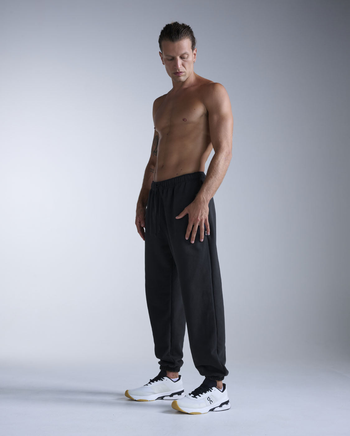 2xu-ez-oversized-organic-cotton-trackpants-schwarz image 7