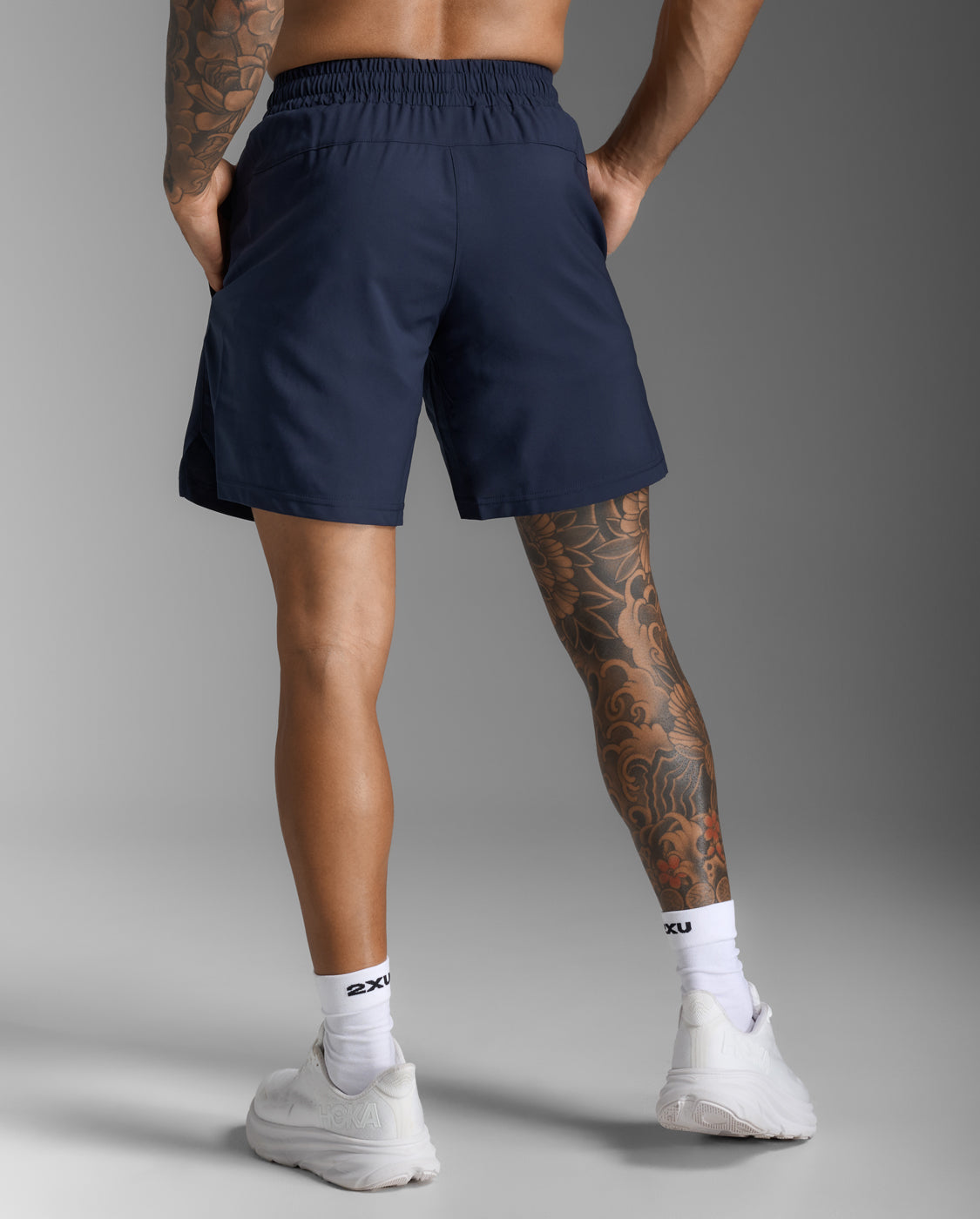 2xu-aspire-7-inch-laufshorts-midnight-herren image 2