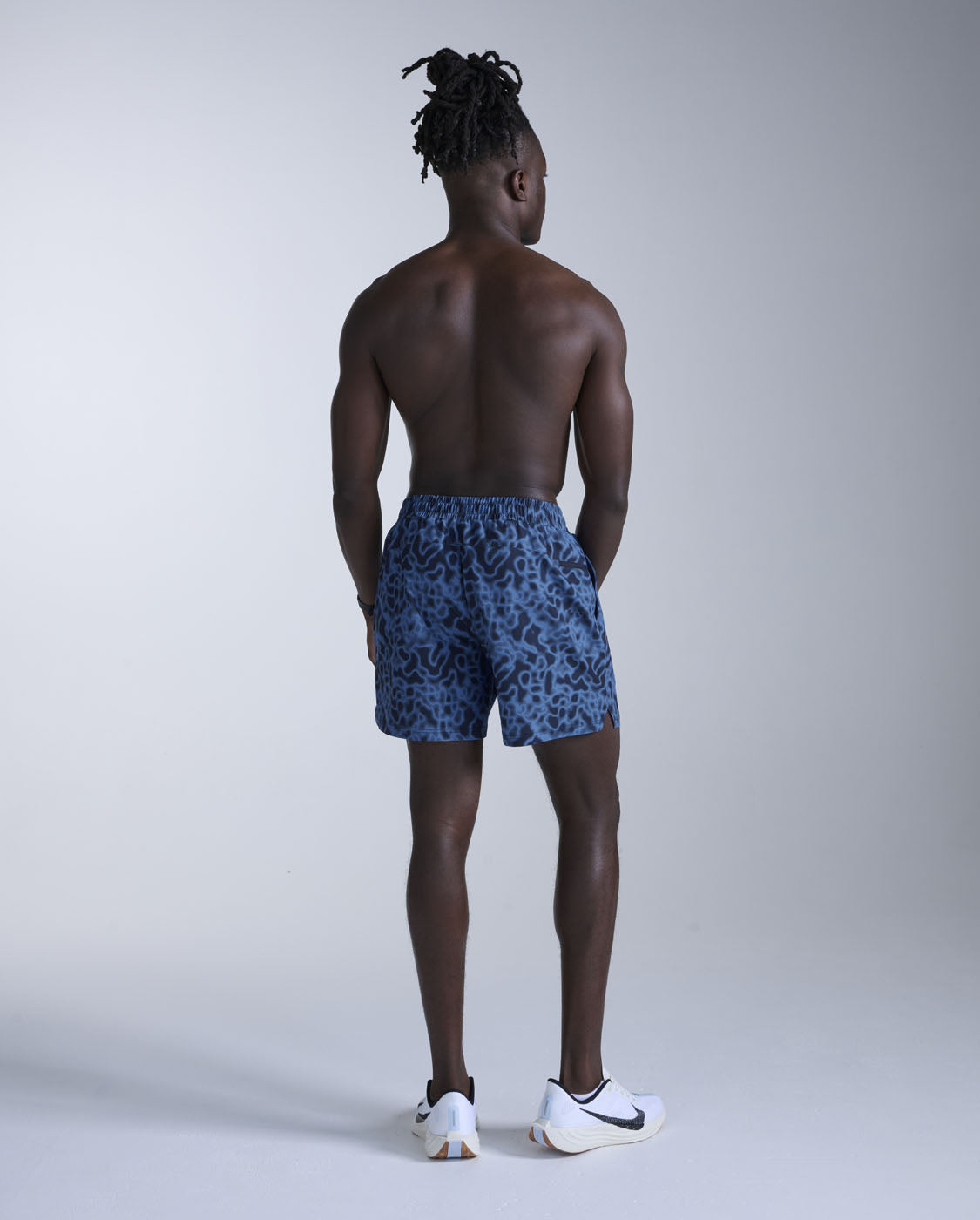 2xu-aero-hybrid-swim-shorts-herren-nebula-5-zoll image 7