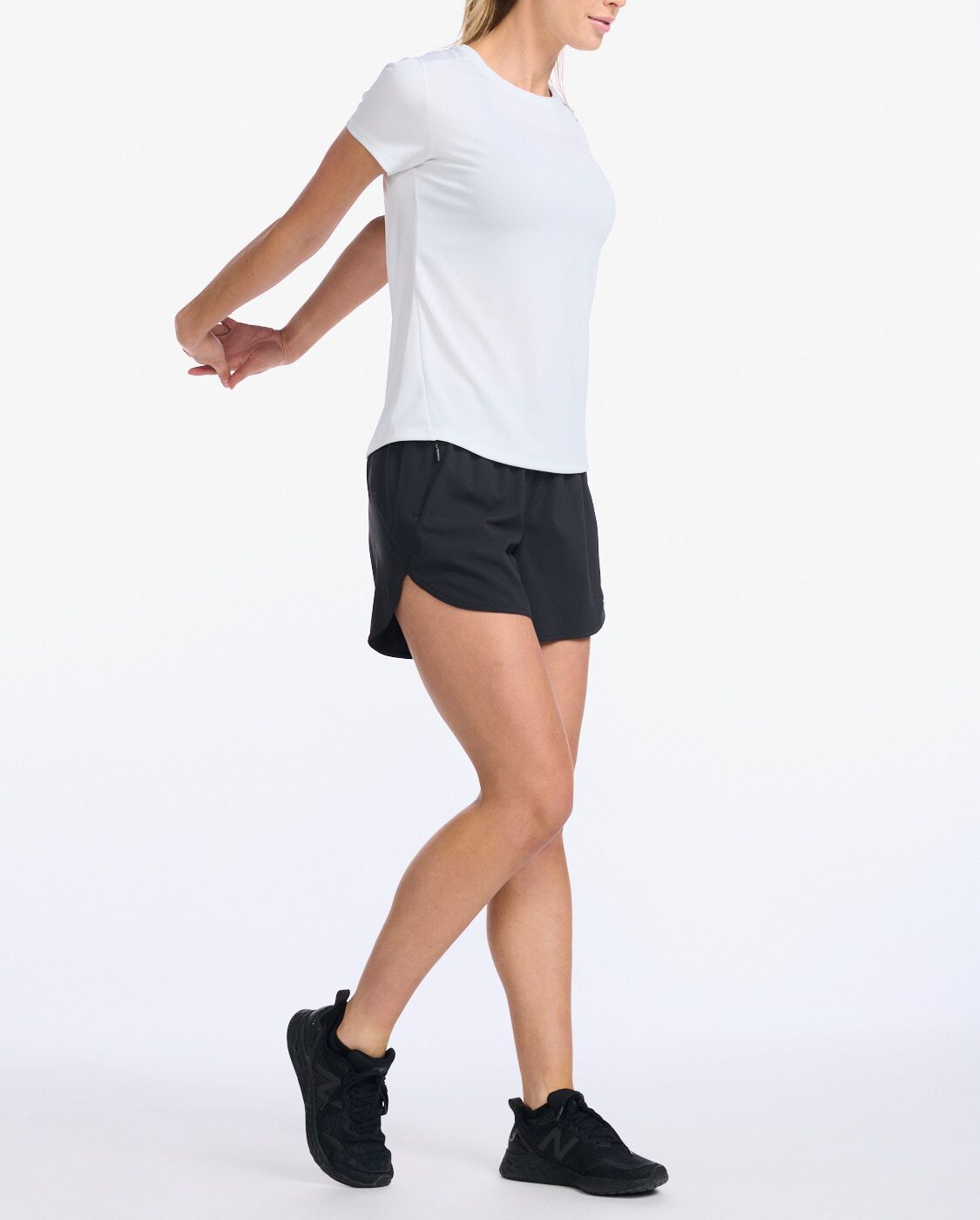 2xu-motion-aspire-funktionsshirt-white-black-kurzarm image 4
