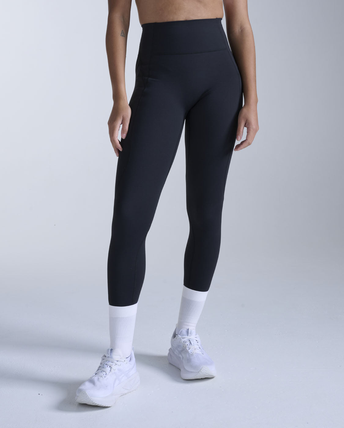 2xu-flex-hi-rise-compression-tights-leggings-schwarz-high-waist image 1