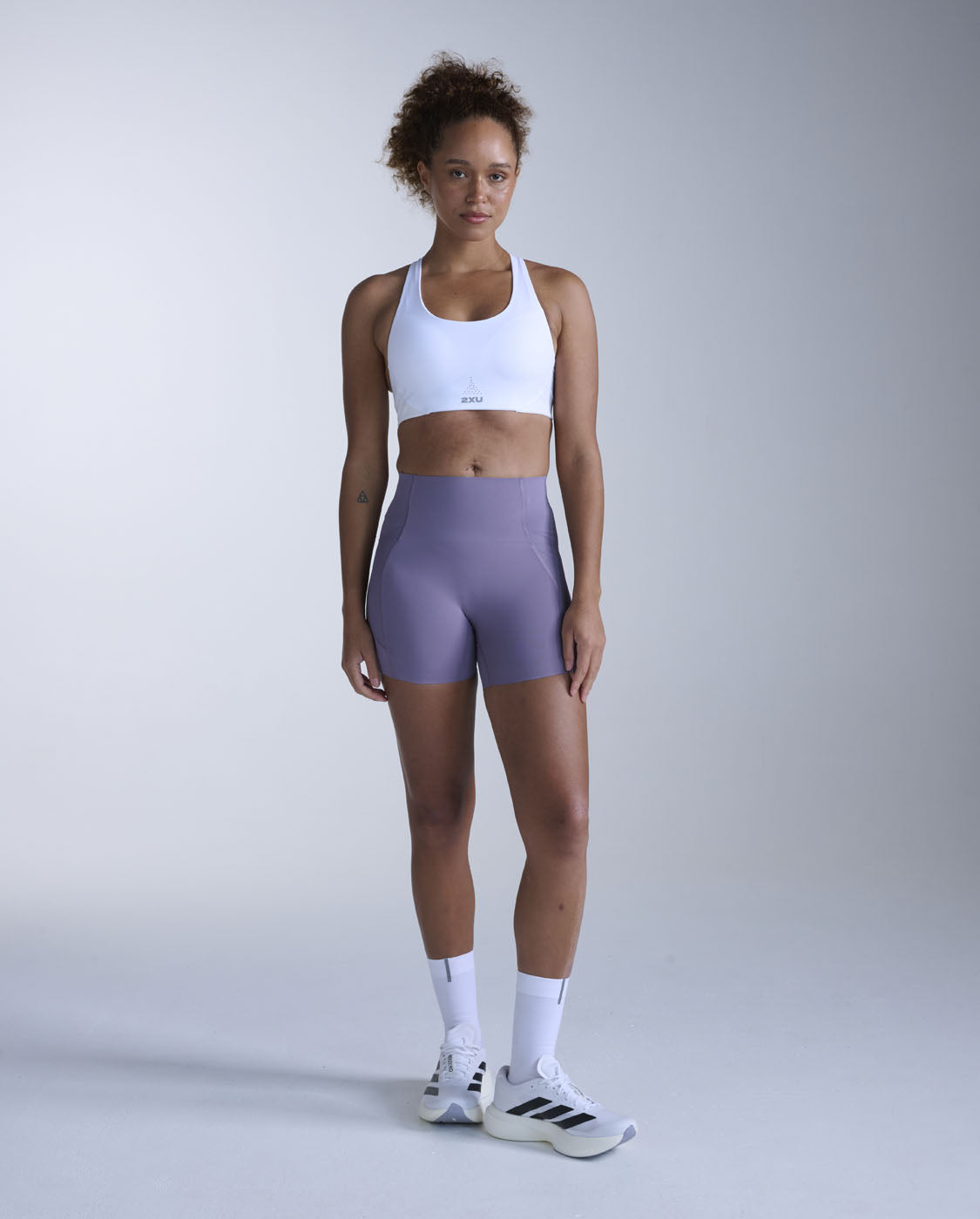 2xu-aero-mesh-4-inch-laufshorts-damen-dusted-grape image 4