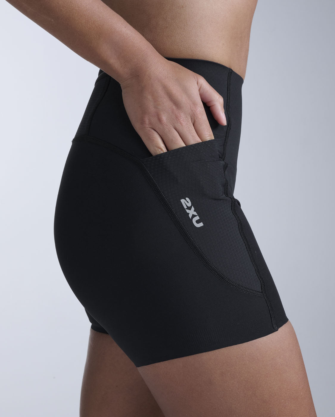 2xu-aero-mesh-hi-rise-4-inch-kompressionsshorts-schwarz image 4