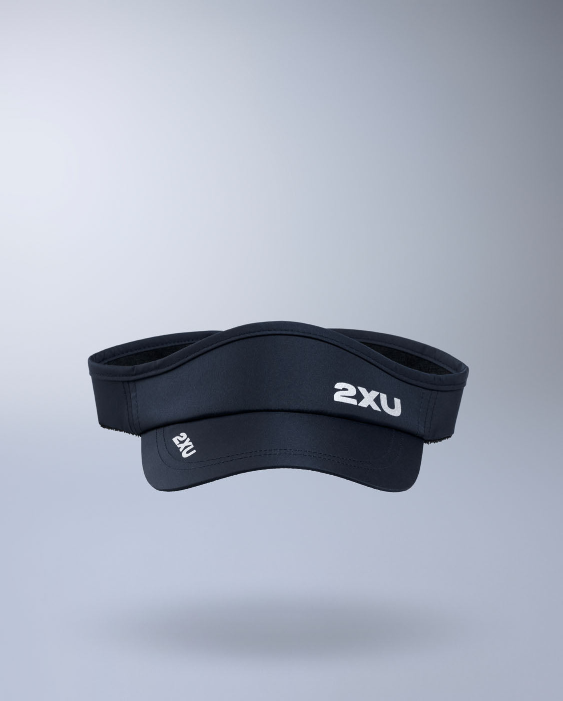 2xu-aero-run-visor-unisex-midnight-silver image 2