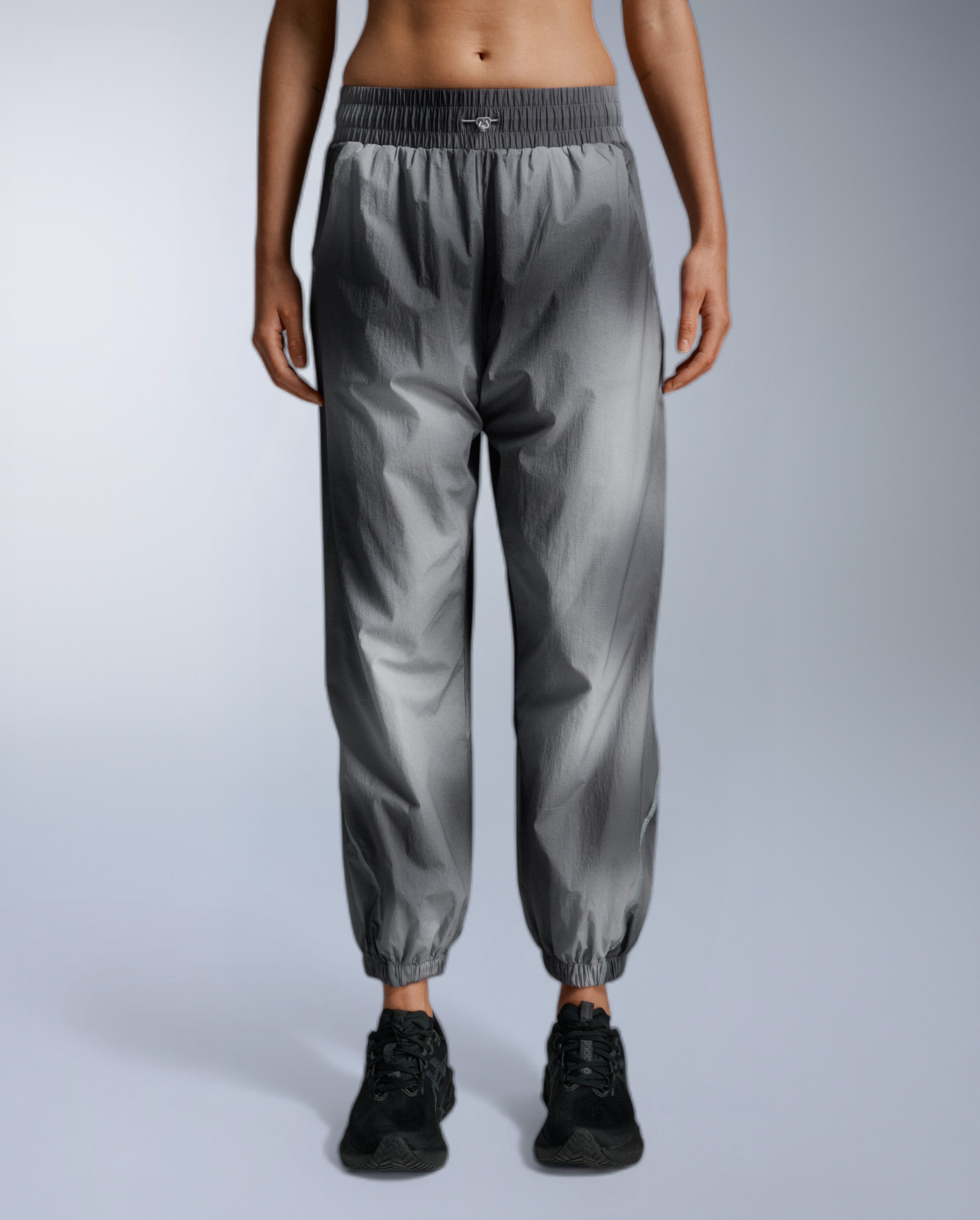2xu-aero-oversized-jogger-laufhose-grau-reflektierend image 1