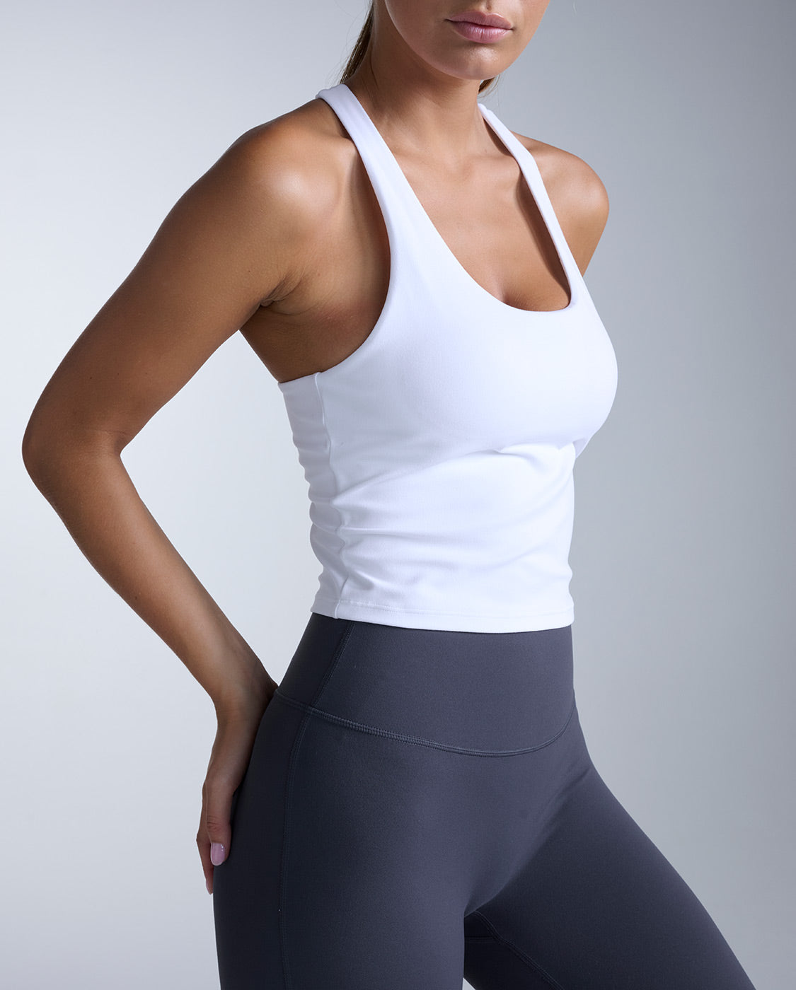 2xu-fluid-racerback-tank-top-wei-white-damen image 4