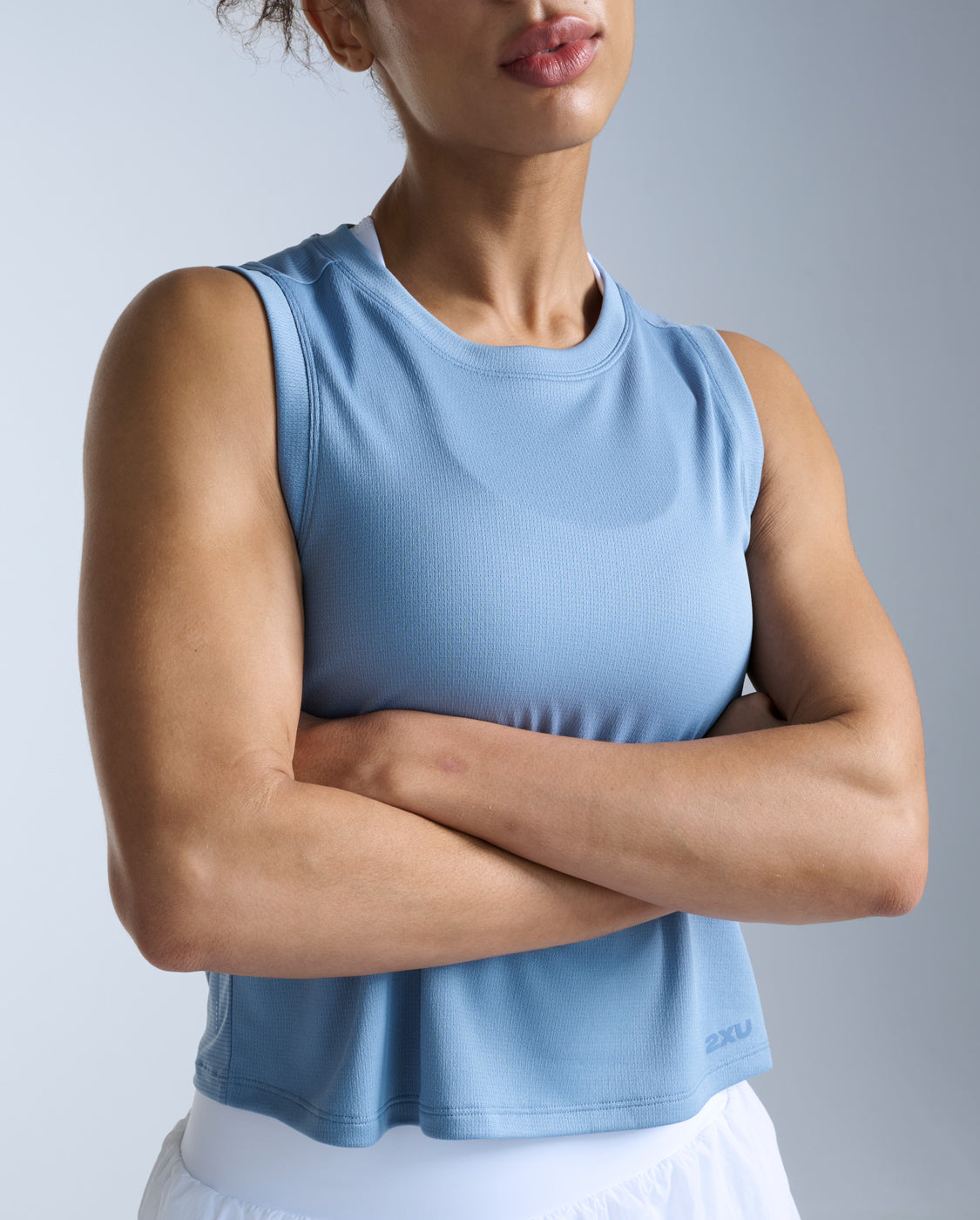 2xu-aero-mesh-crop-tank-damen-blue-shade image 2