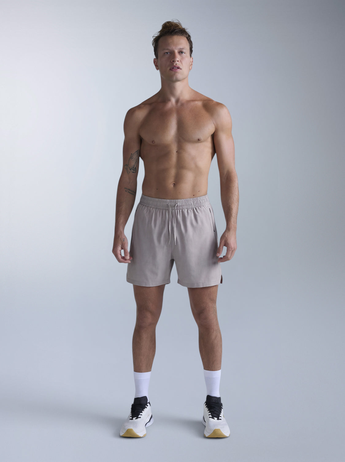 2xu-motion-5-inch-unlined-shorts-herren-carbon-kurz image 2