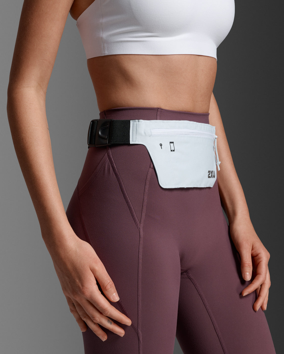 2xu-swim-race-slim-run-belt-laufg-rtel-moonstone-unisex image 2