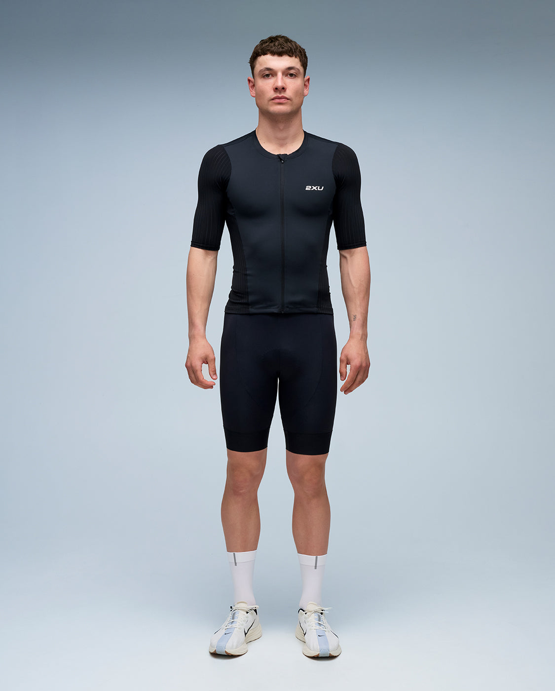 2xu-aero-tri-sleeved-top-triathlon-shirt-herren-schwarz image 7