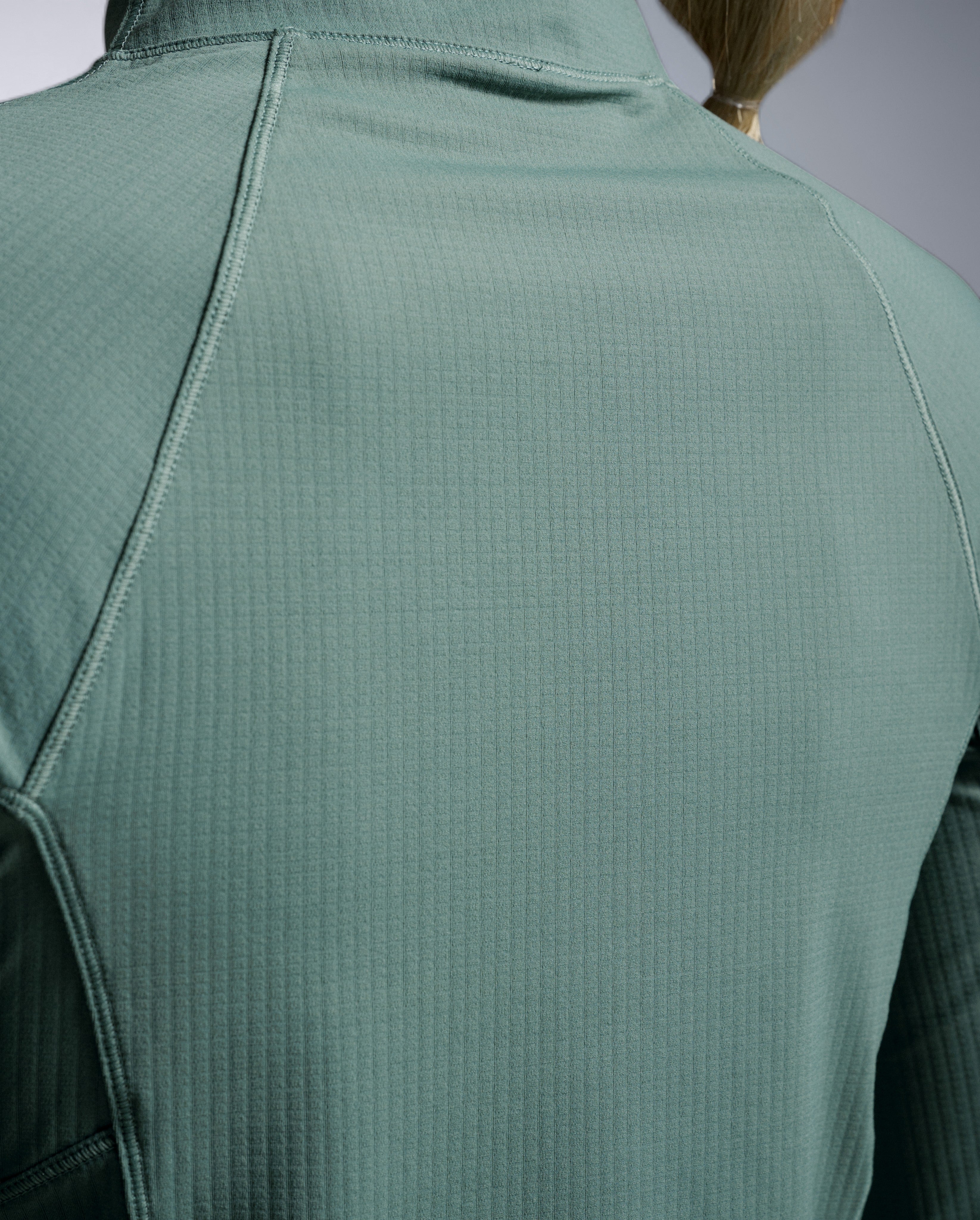 2xu-aero-waffle-1-2-zip-laufpullover-olive-leaf-damen image 5