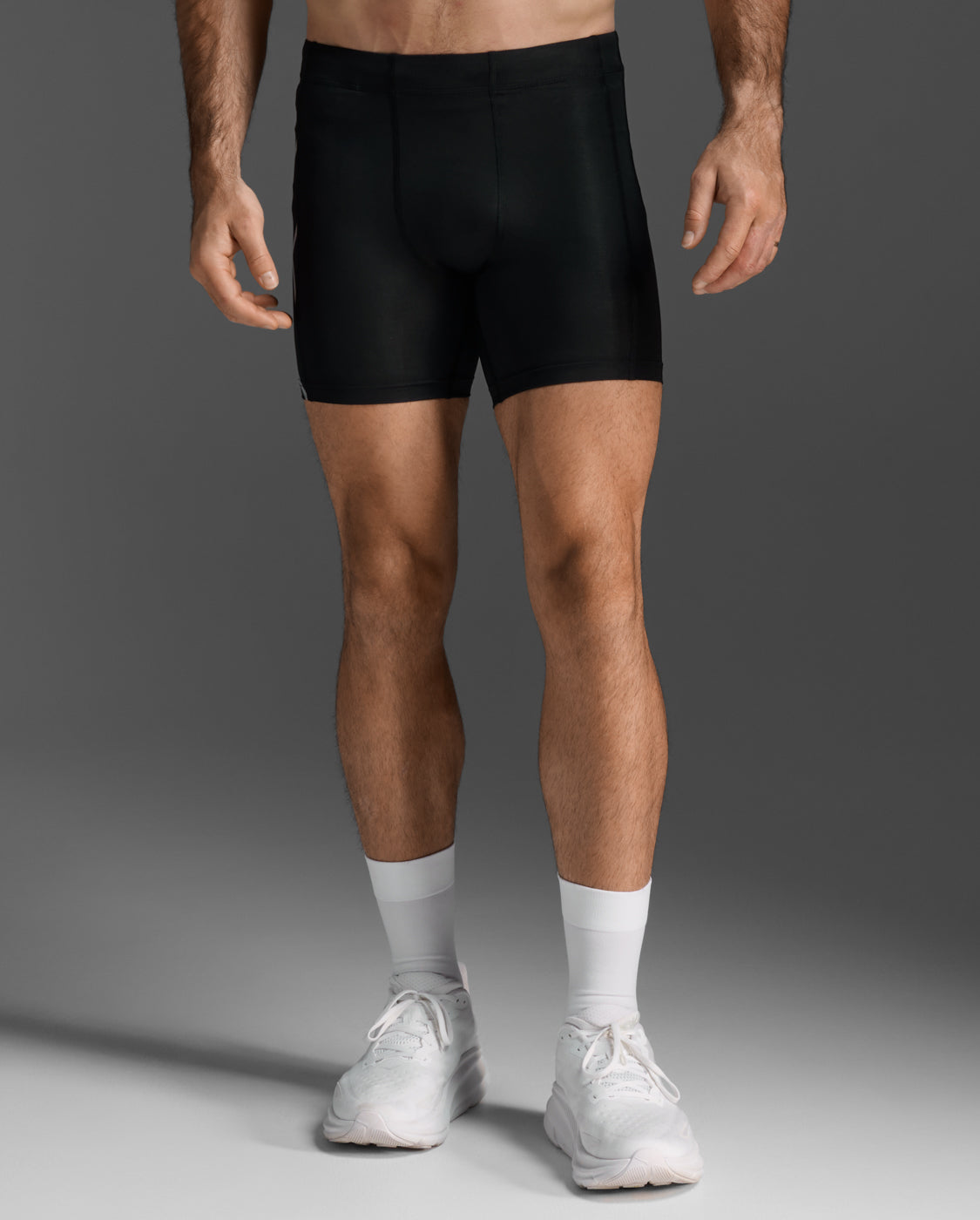 2xu-core-compression-1-2-shorts-herren-black image 1