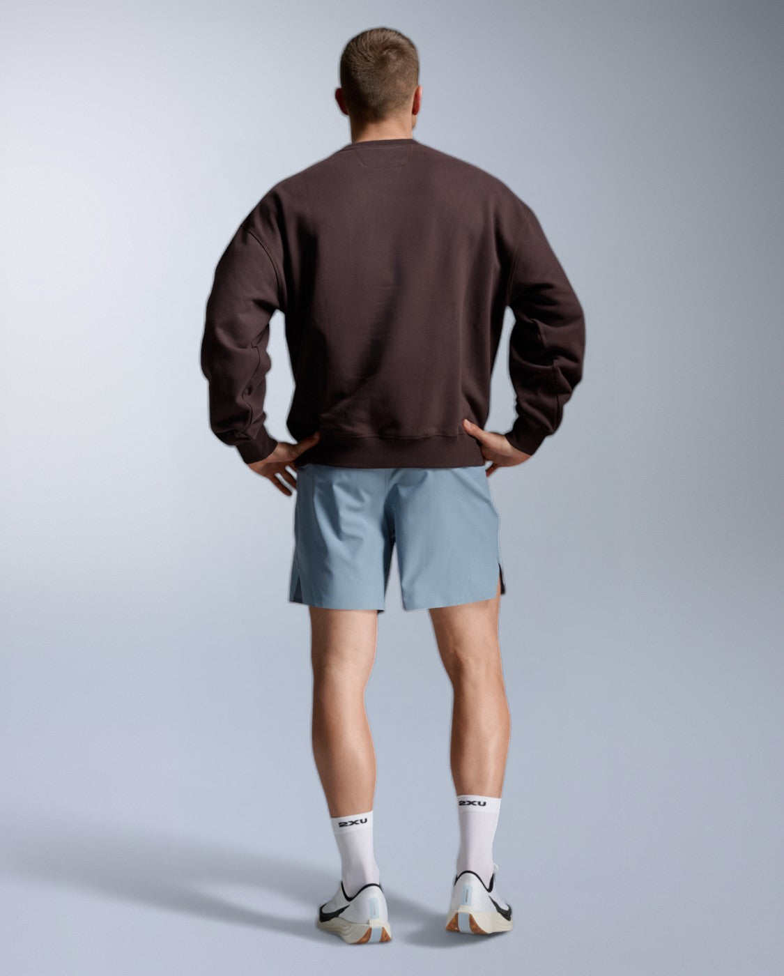 2xu-ez-oversized-organic-cotton-crew-bark-pullover image 7