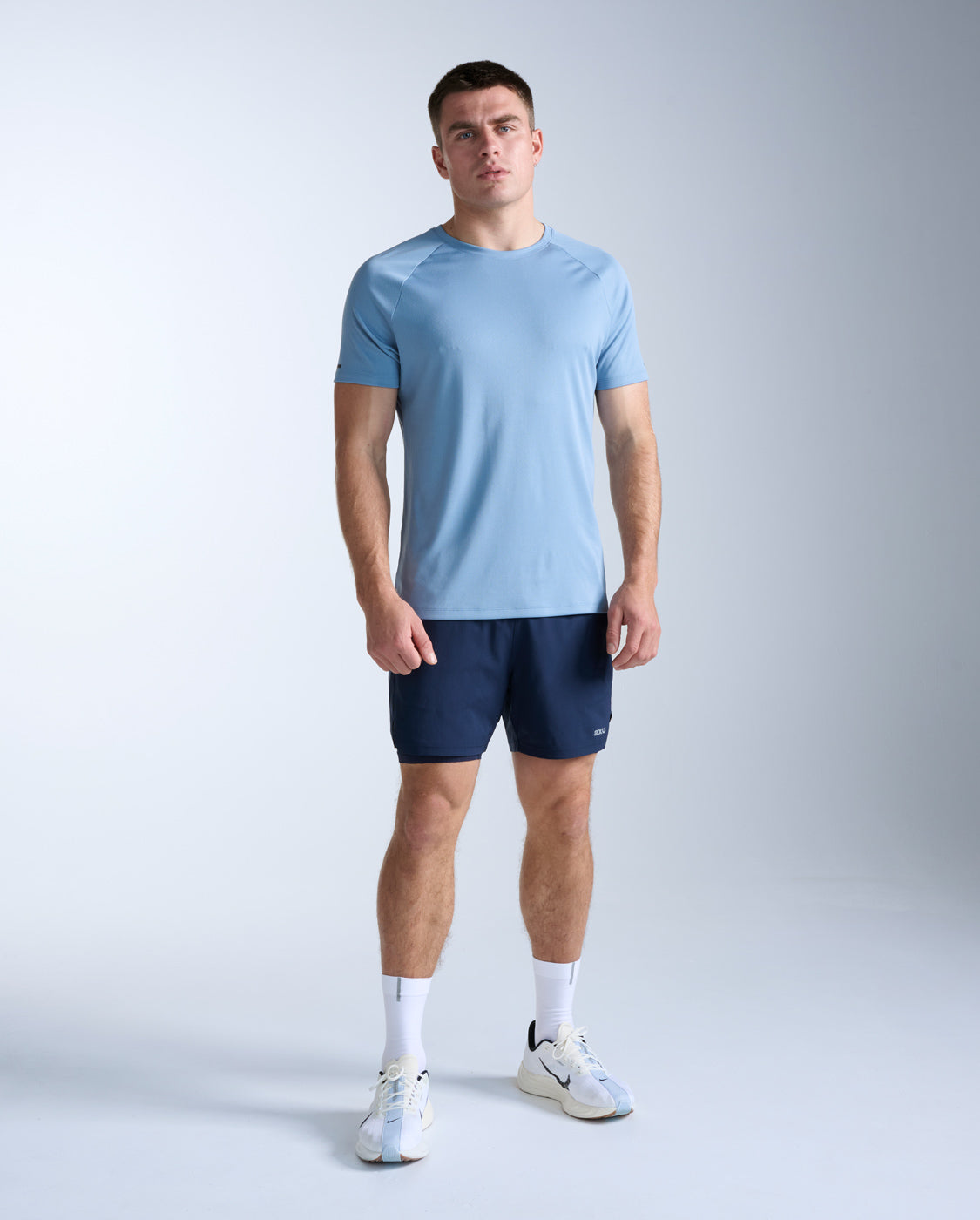 2xu-aero-tee-laufshirt-blue-shade-herren-mesh-kurzarm image 5