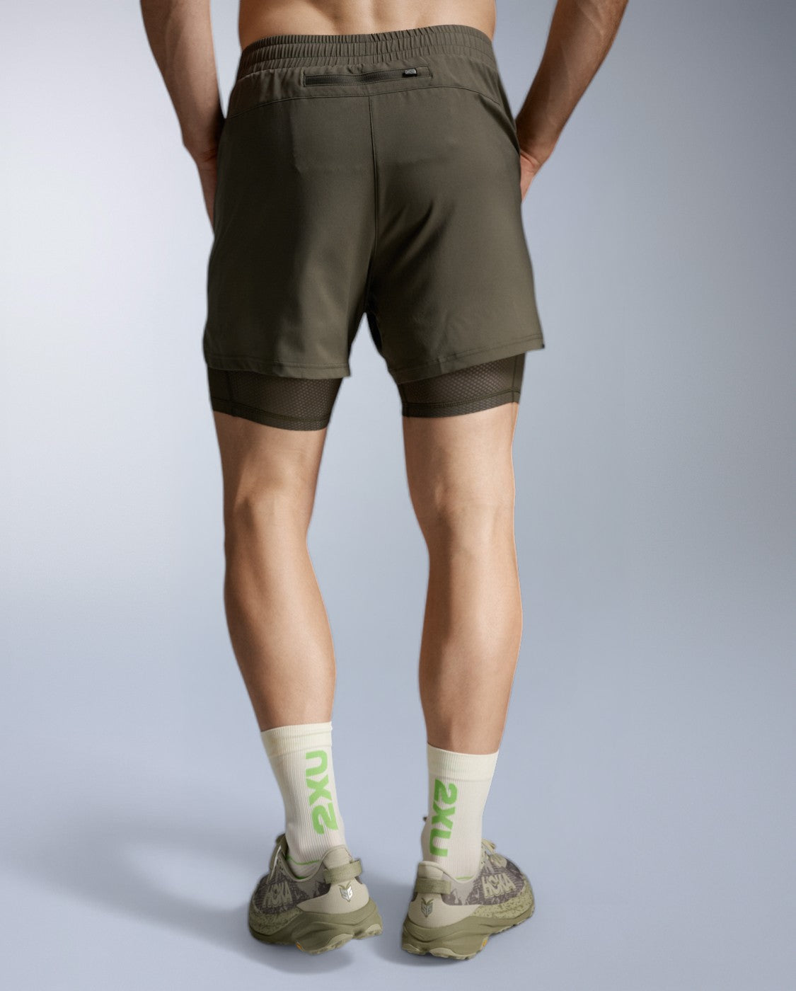 2xu-aero-mesh-2-in-1-short-flint-5-inch-herren image 3