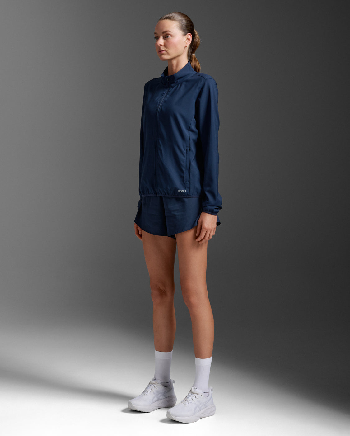 2xu-aero-jacket-laufjacke-damen-midnight-silver-wasserabweisend image 7