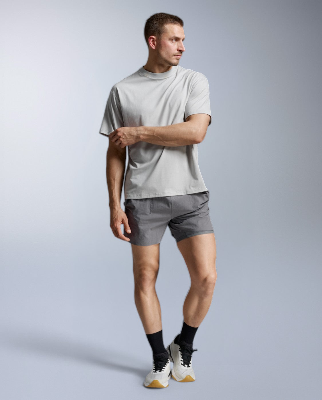 2xu-motion-oversized-t-shirt-herren-harbor-mist-tencel image 4