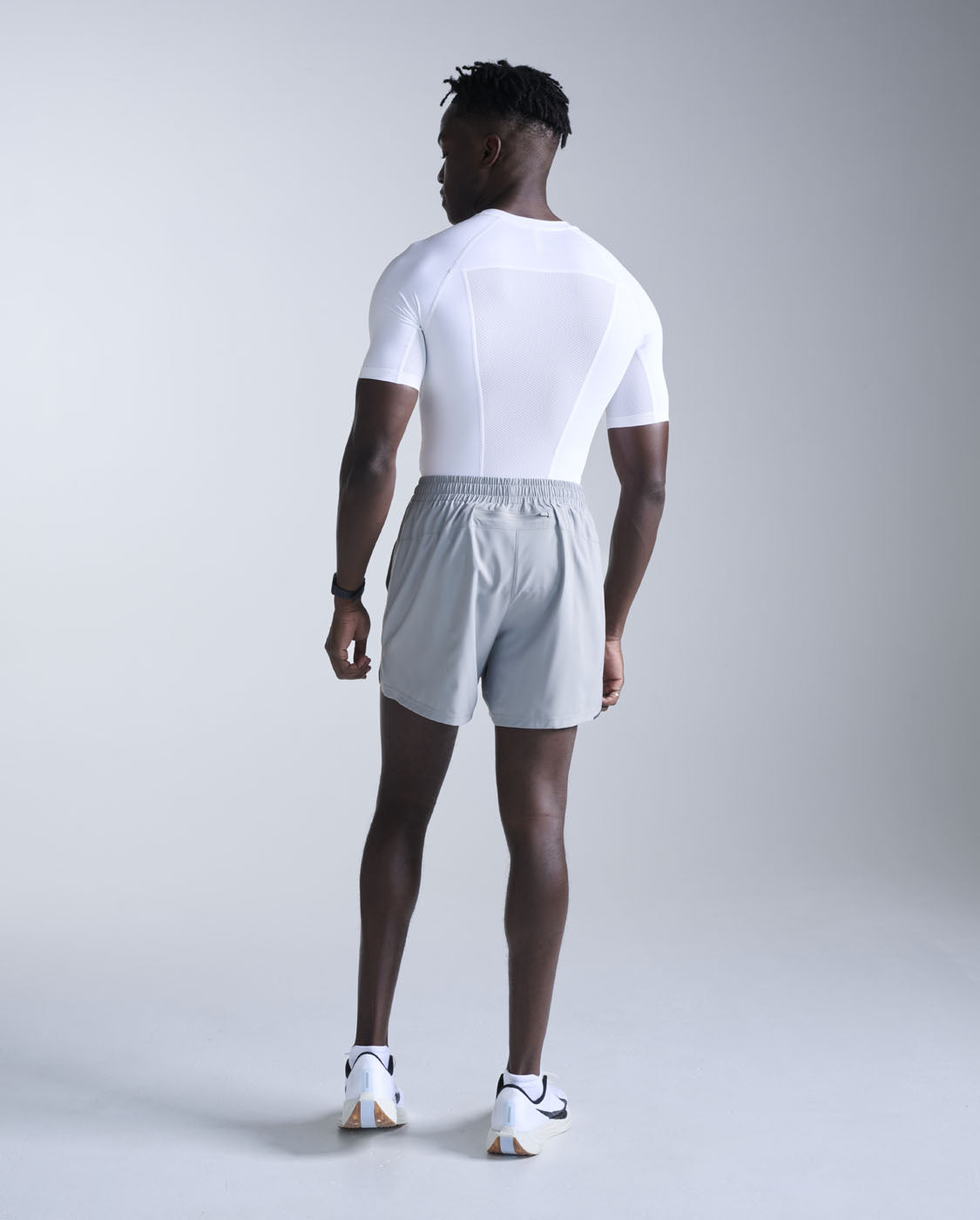 2xu-core-compression-kurzarmshirt-wei-kompression image 4