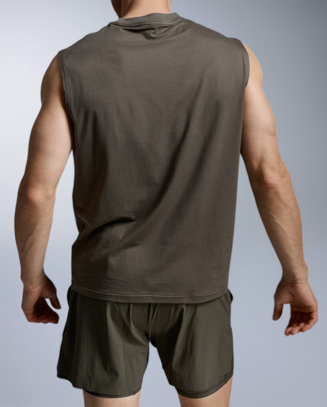 2xu-motion-tank-top-flint-herren-tencel-oversized image 3