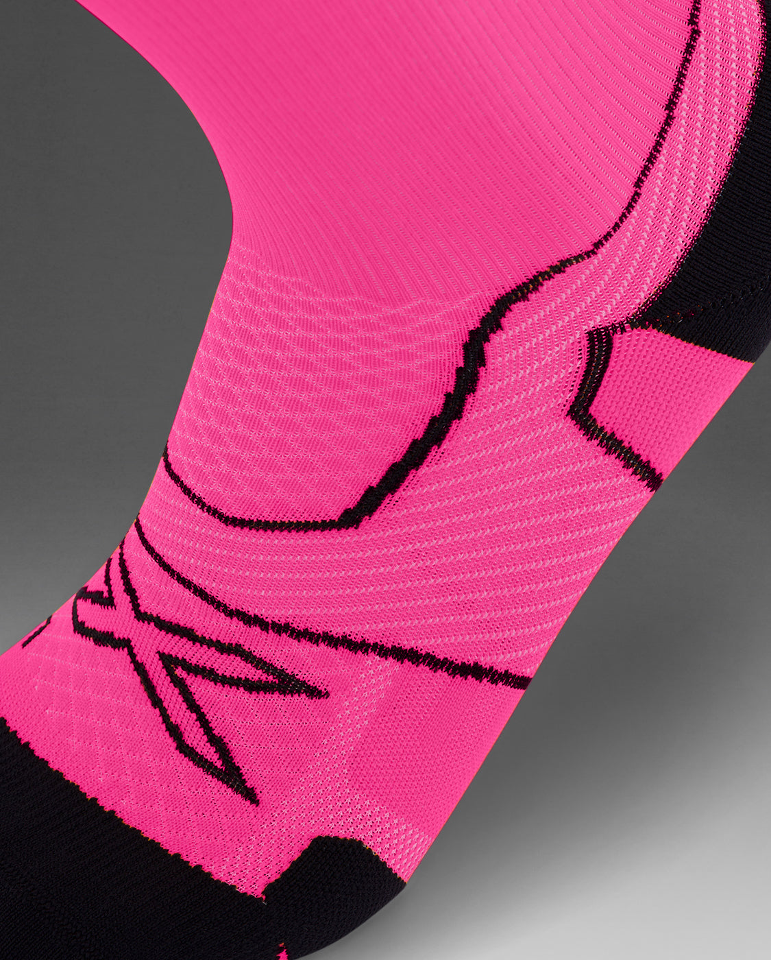 2xu-vectr-cushion-crew-socken-laufsocken-fuchsia image 2