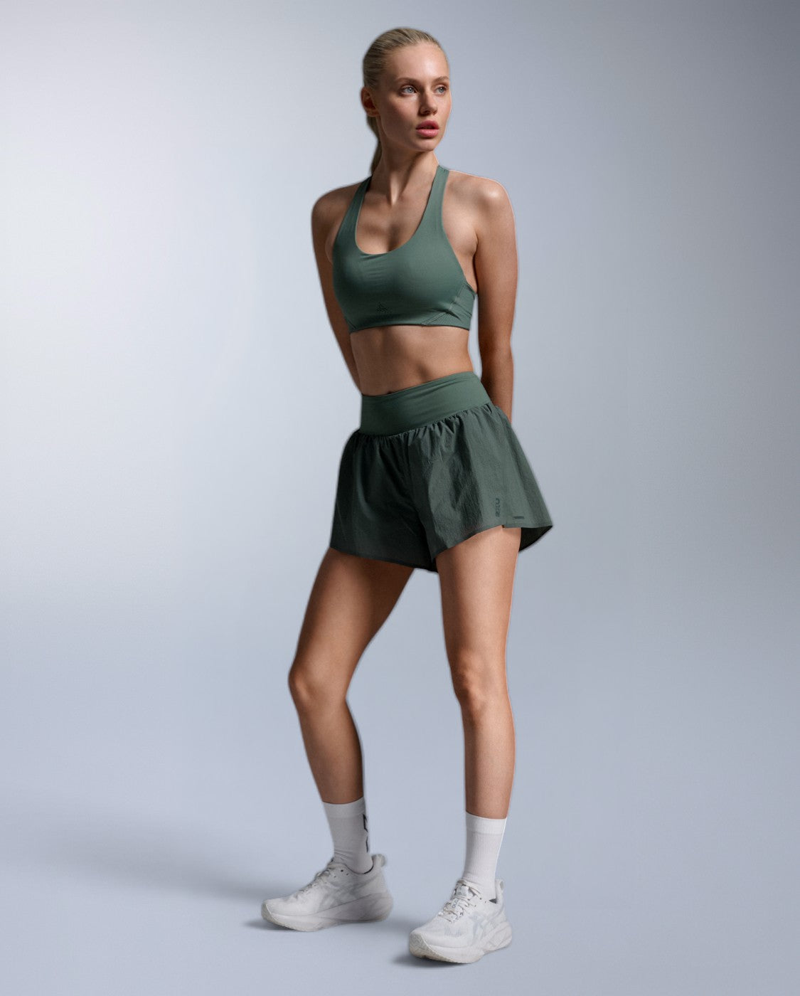 2xu-aero-mesh-medium-impact-sport-bh-damen-olive-leaf image 5