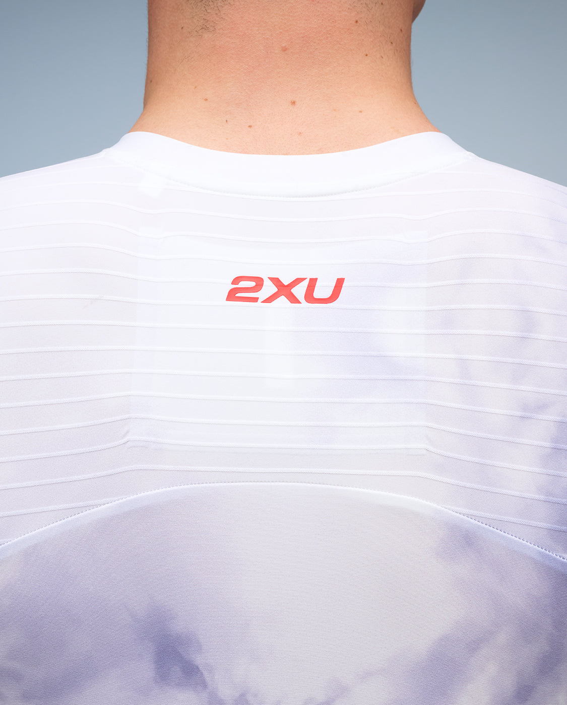 2xu-light-speed-react-trisuit-marble-acid-midnight-aero image 6