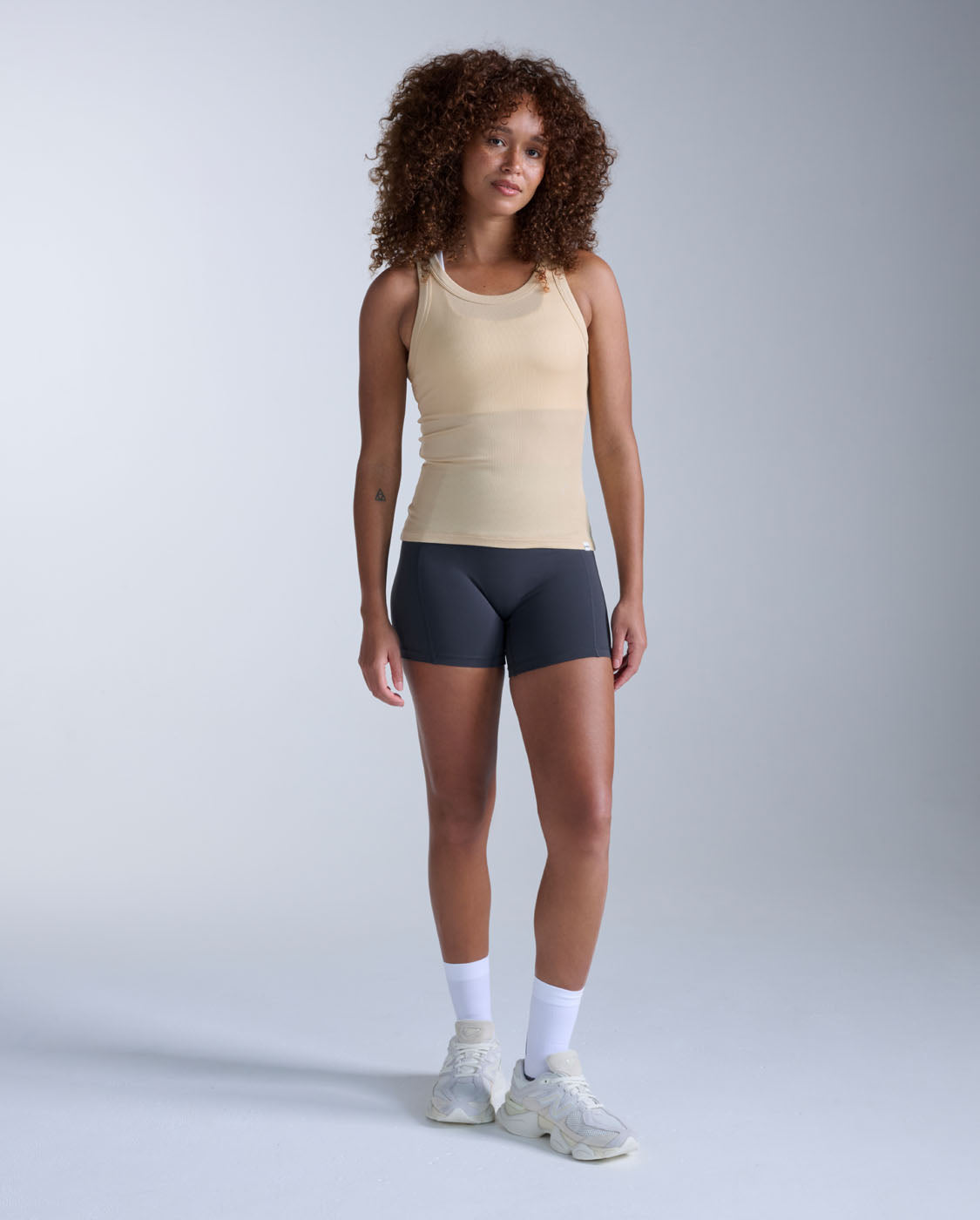 2xu-fluid-modal-ribbed-tank-mojave-atmungsaktiv image 6