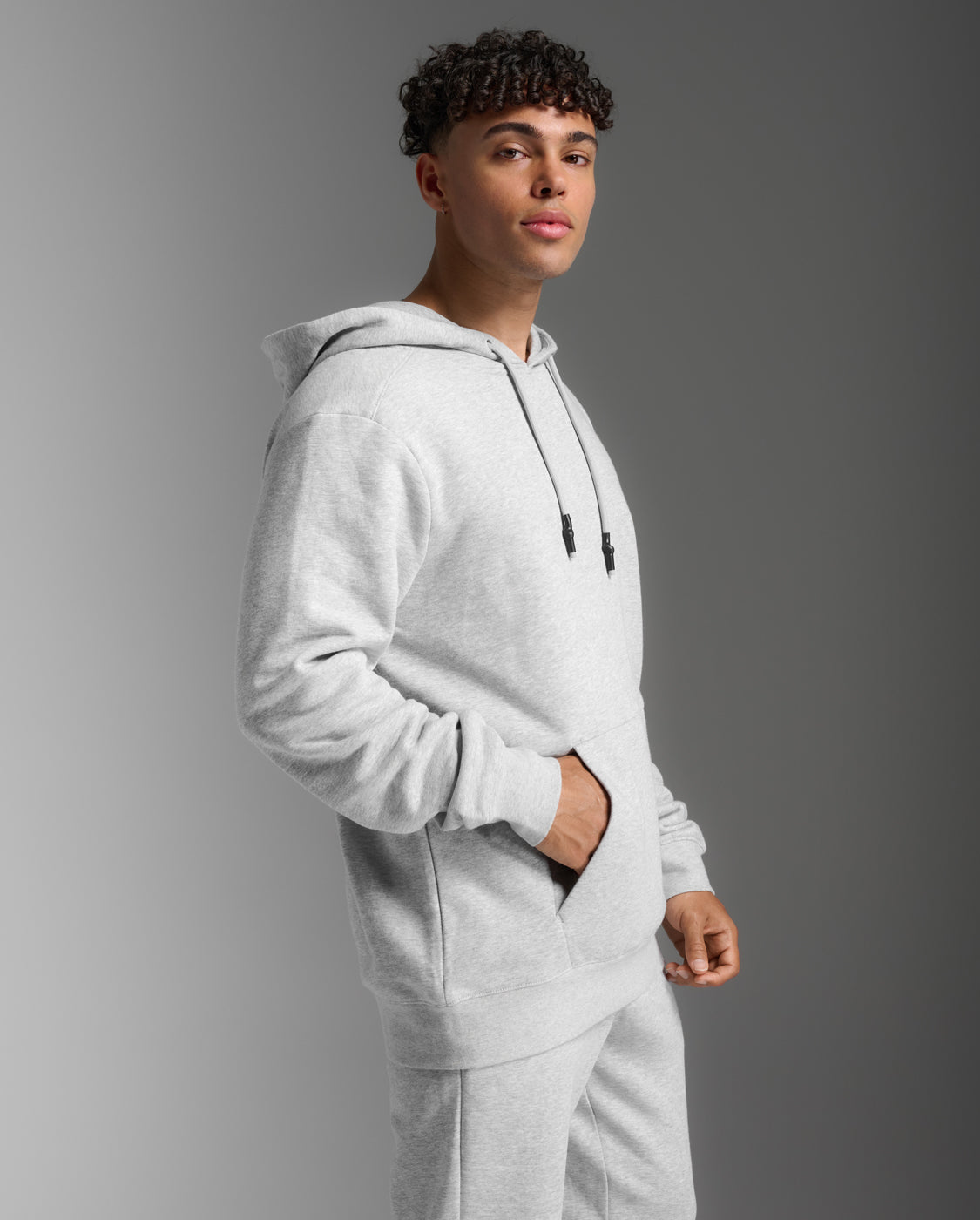 2xu-motion-aspire-hoodie-herren-grey-marle-white image 4