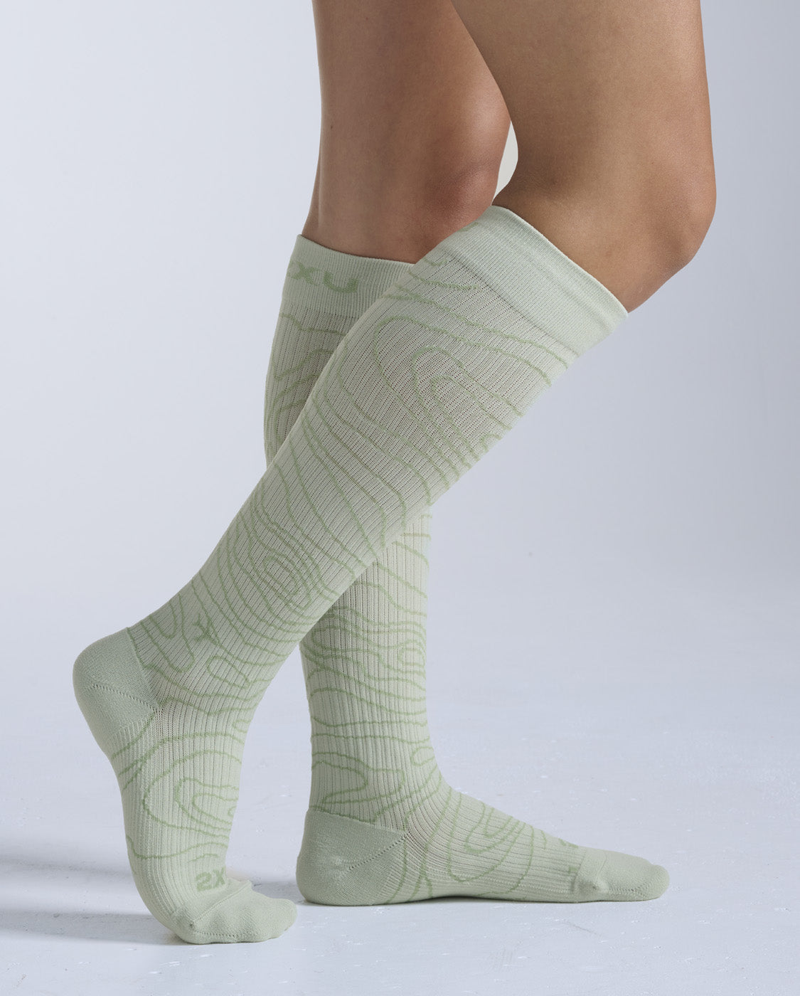 2xu-flight-bamboo-charcoal-kompressionssocken-seafoam image 3