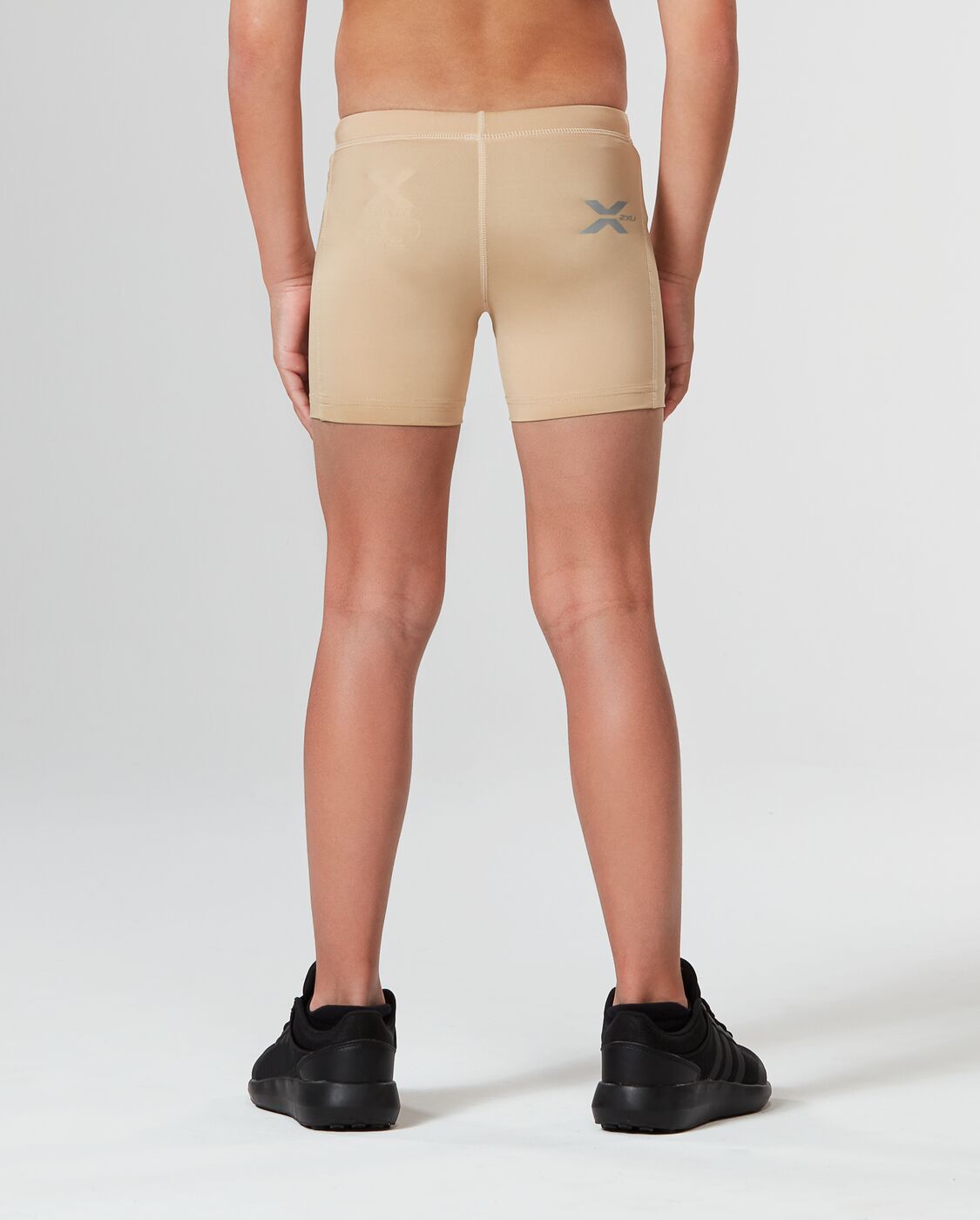 2xu-core-boys-1-2-compression-shorts-beige image 3