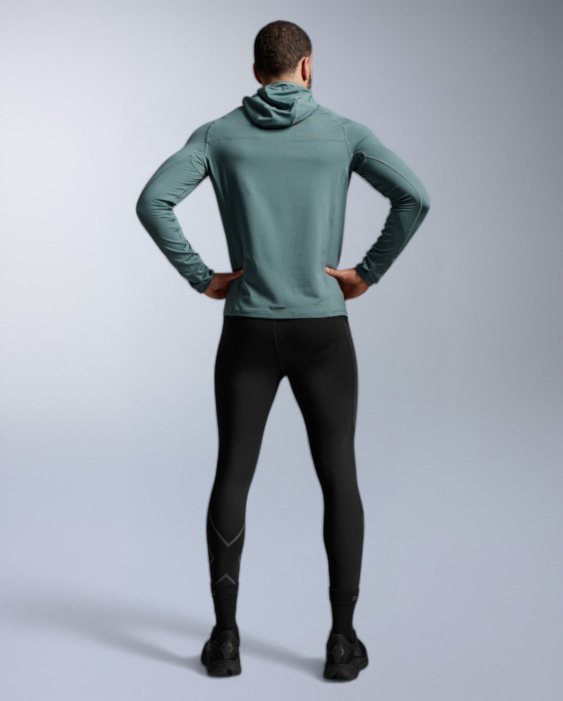 2xu-ignition-grid-1-2-zip-hoodie-olive-leaf-winter image 8