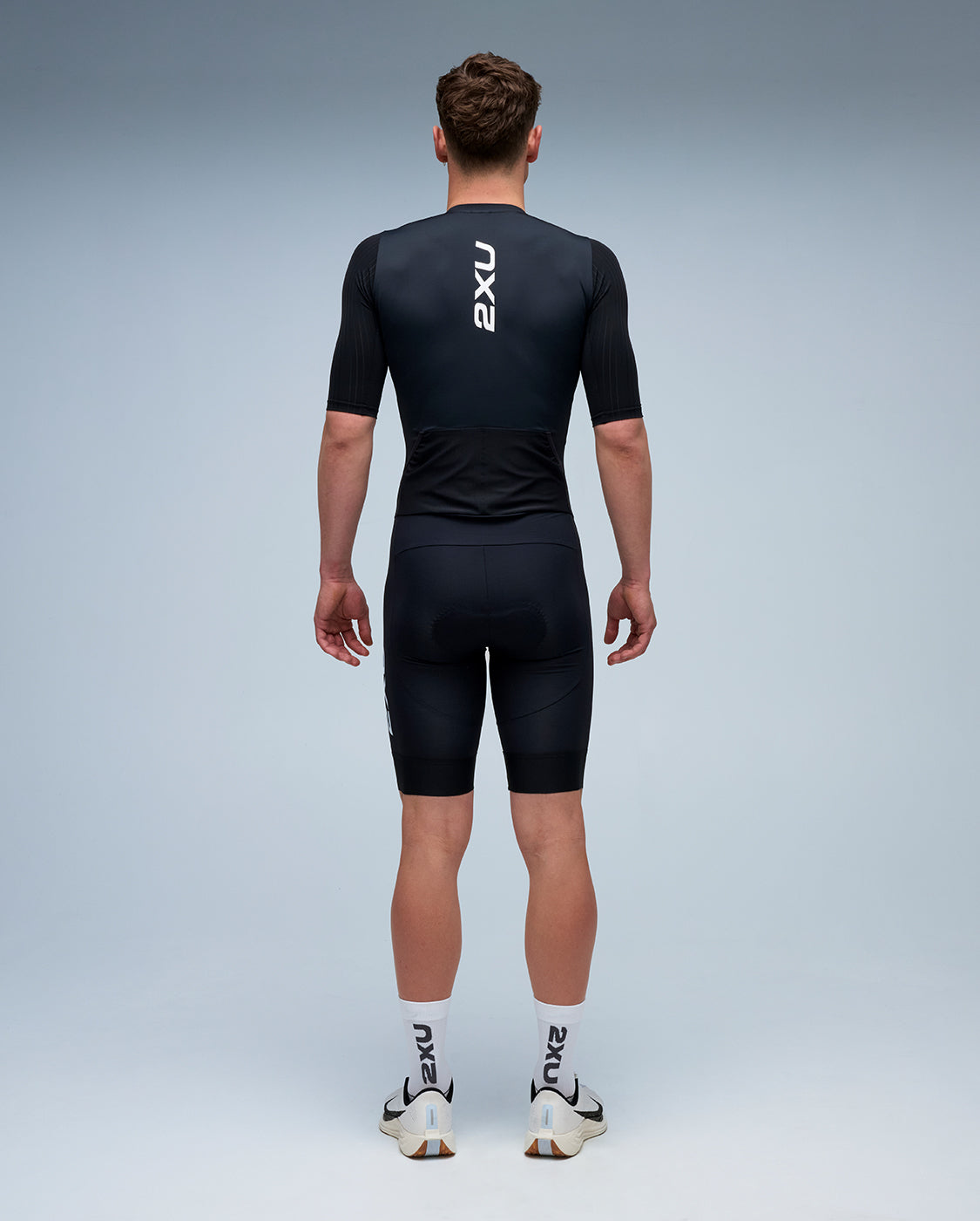 2xu-aero-sleeved-trisuit-herren-triathlonanzug-schwarz image 2