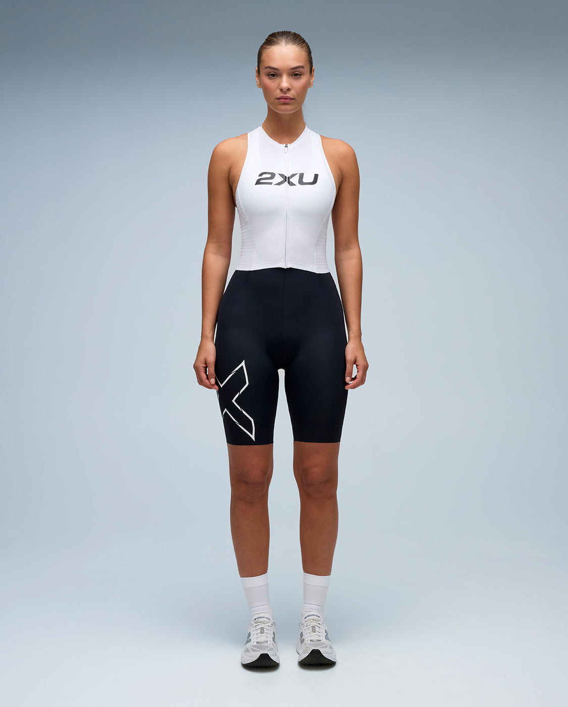 2xu-light-speed-react-trisuit-damen-black-white image 1