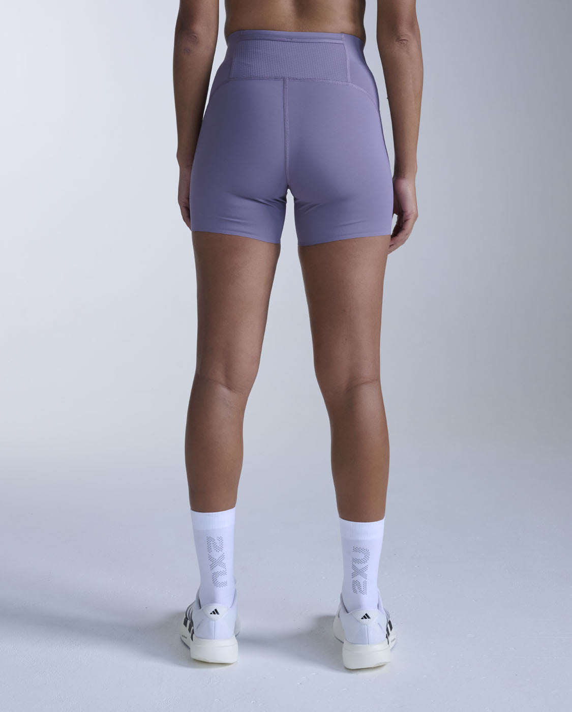 2xu-aero-mesh-4-inch-laufshorts-damen-dusted-grape image 2