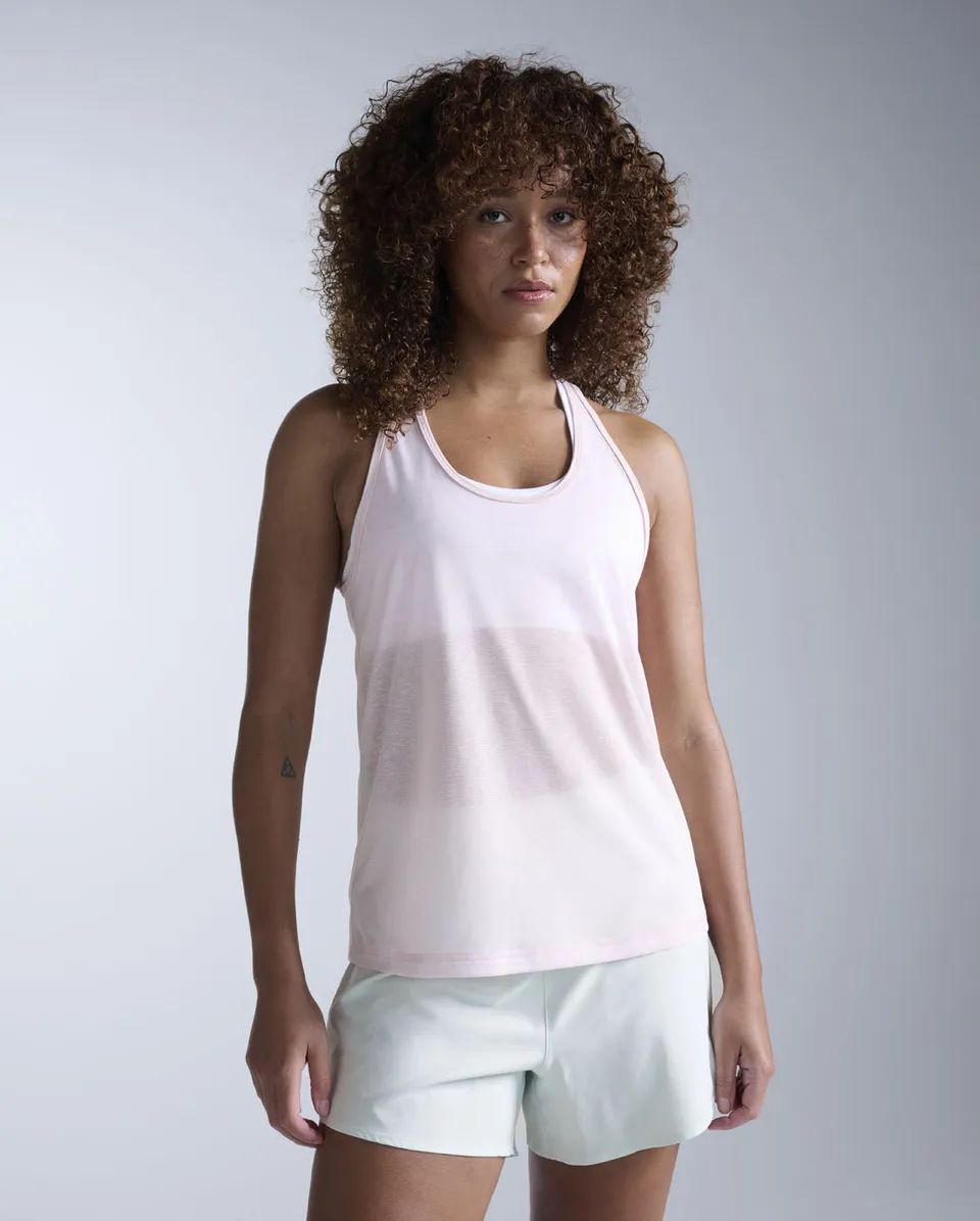 2xu-aero-relight-racerback-singlet-top-pink-frost image 1