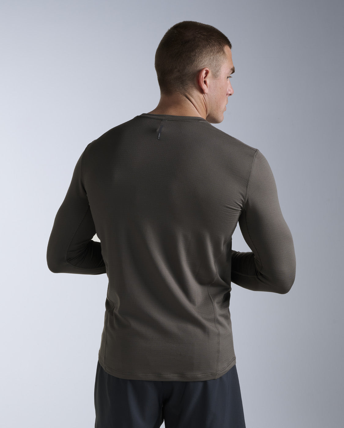 2xu-ignition-grid-base-layer-thermoshirt-herren-flint-langarm image 3