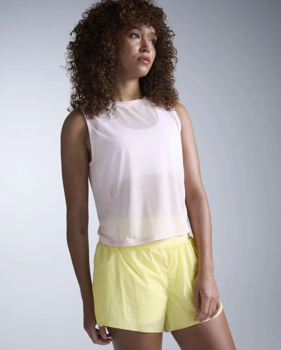 2xu-aero-relight-crop-tank-top-damen-pink-frost image 1