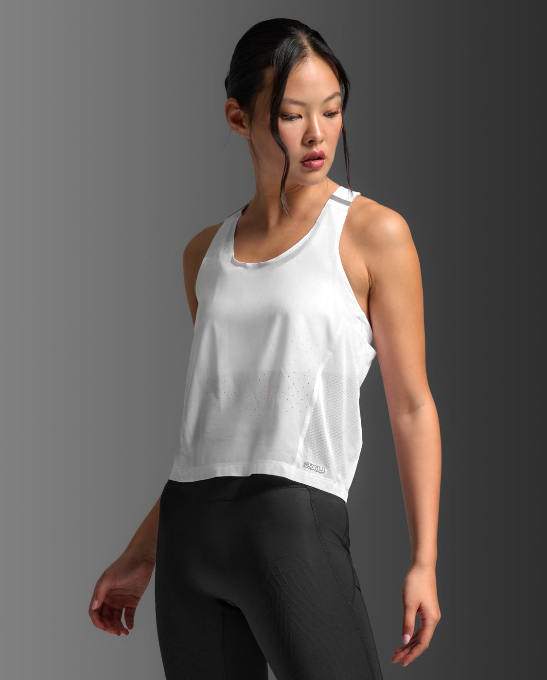 2xu-light-speed-react-crop-singlet-lauf-top-damen-wei image 4