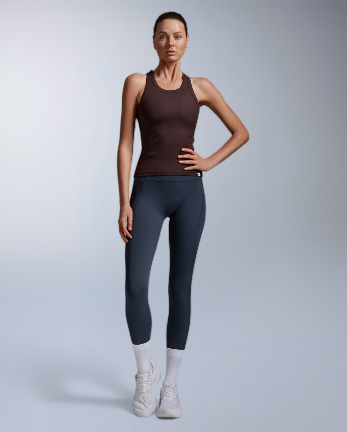 2xu-fluid-modal-ribbed-tank-top-bark-white image 2