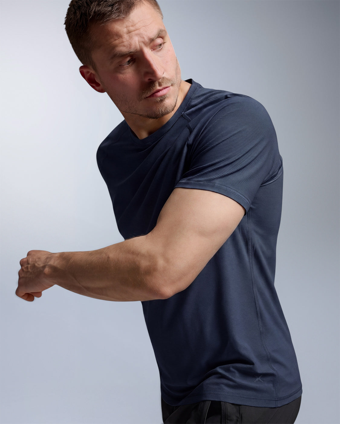 2xu-force-tech-tee-herren-midnight image 6
