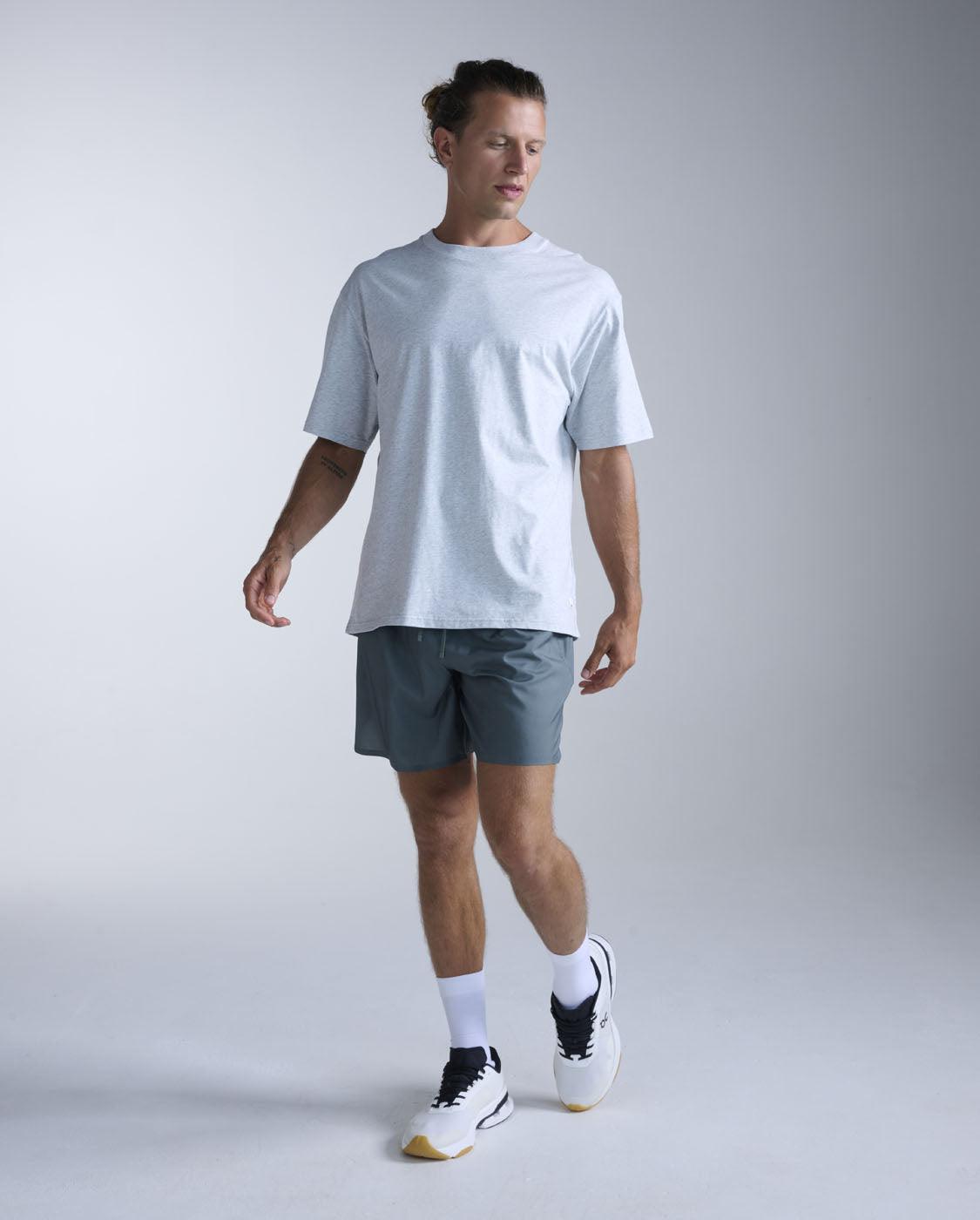 2xu-ez-oversized-organic-cotton-tee-grey-bio-baumwolle image 5