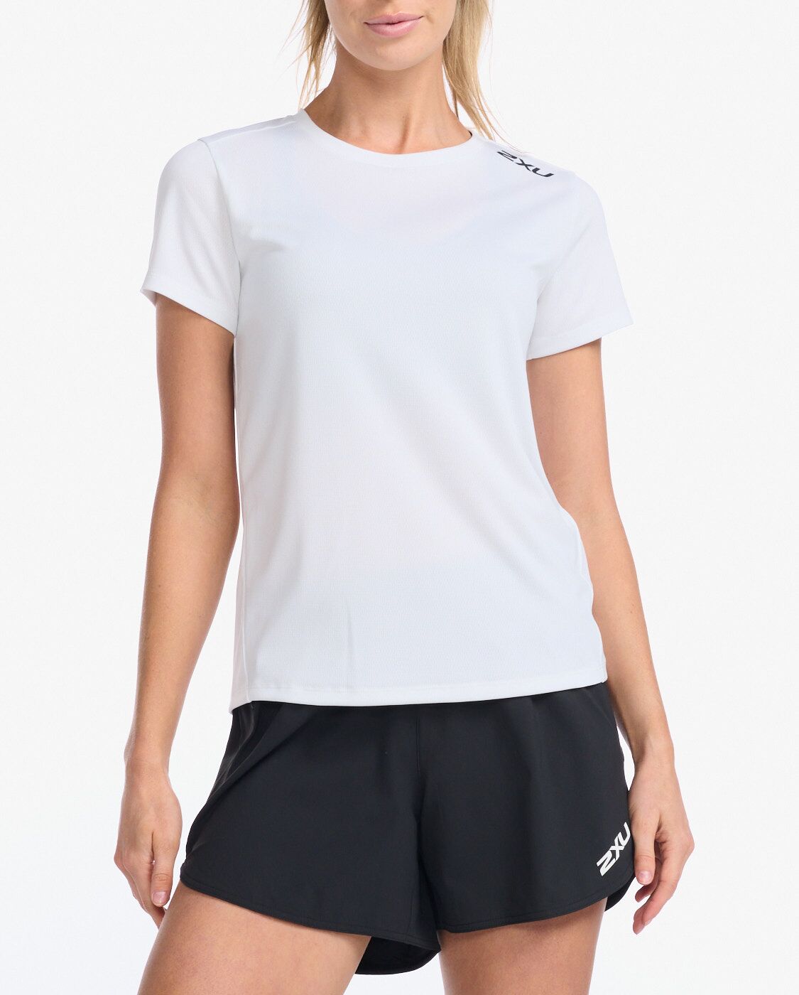 2xu-motion-aspire-funktionsshirt-white-black-kurzarm image 1