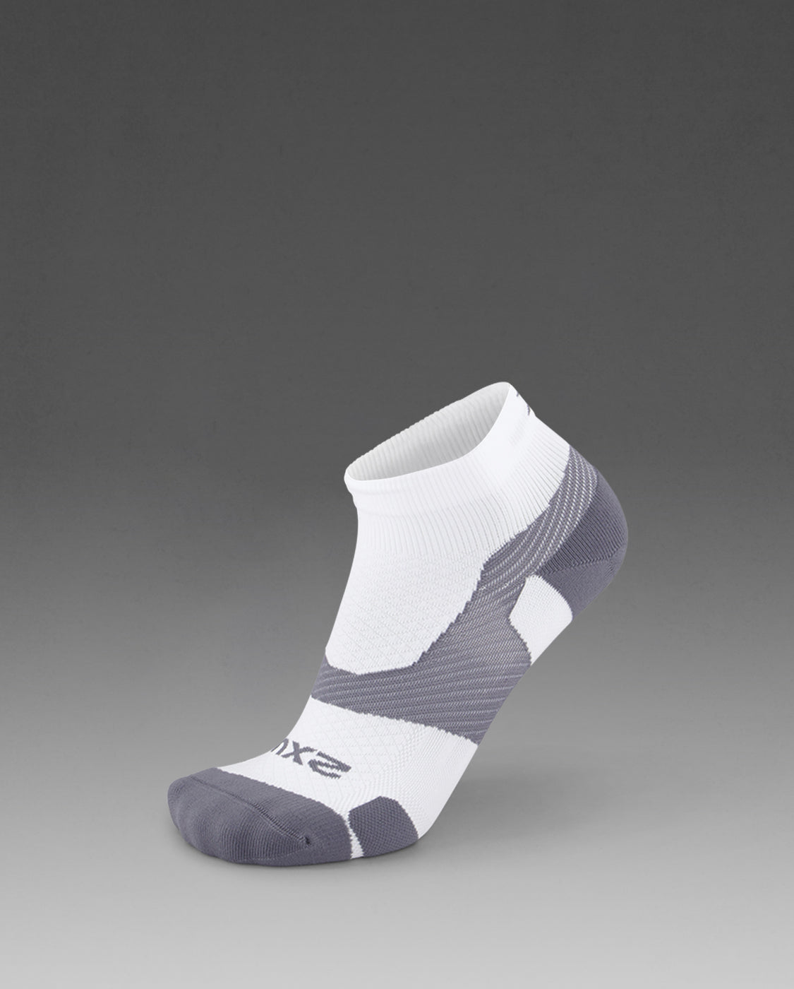2xu-vectr-light-cushion-1-4-crew-socken-white-grey image 1