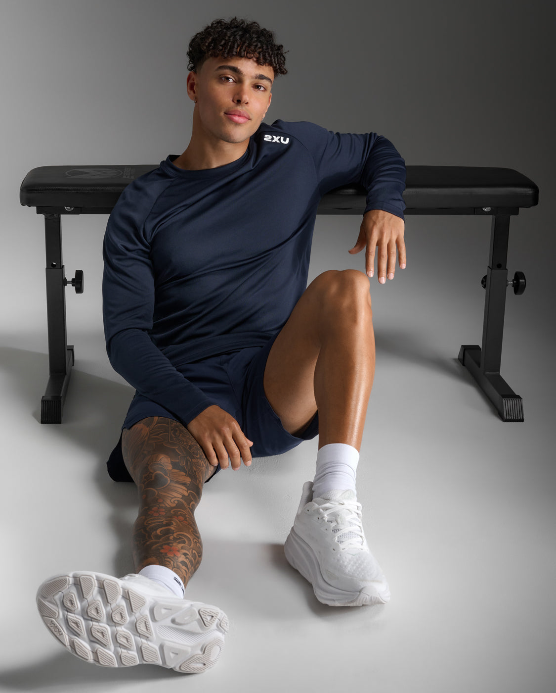2xu-motion-aspire-langarmshirt-herren-midnight-white image 1