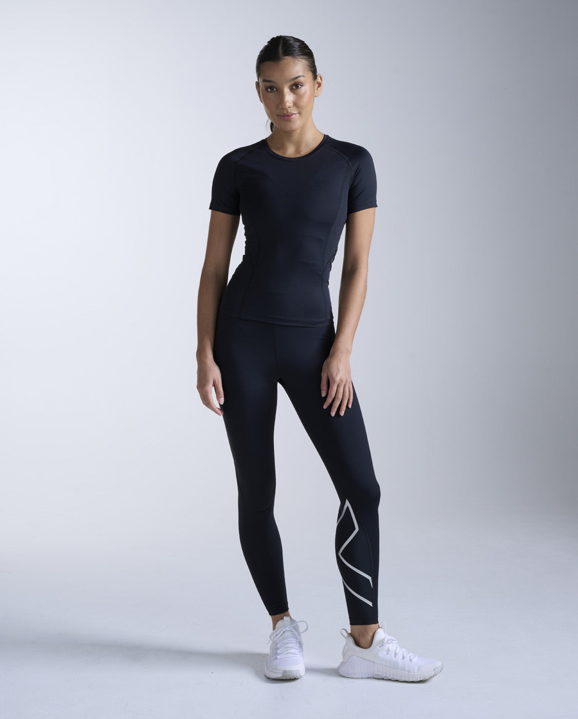 2xu-core-compression-short-sleeve-damen-black-black image 1