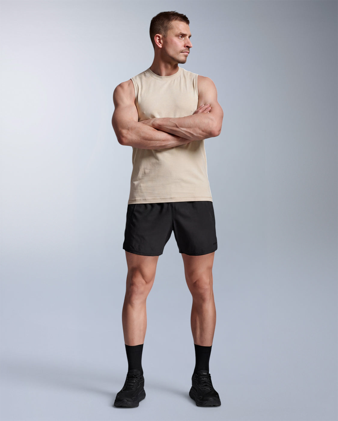 2xu-force-tech-tank-herren-chalk-rmelloses-trainingstop image 4